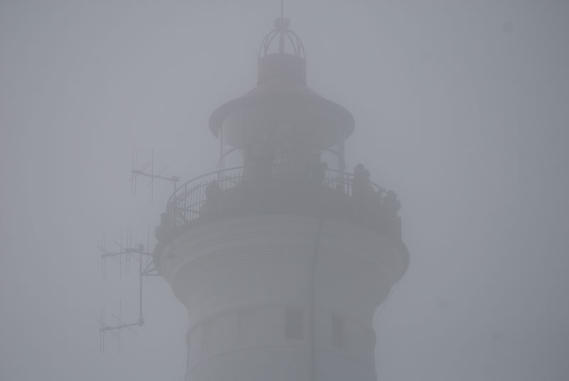 leuchtturm im nebel